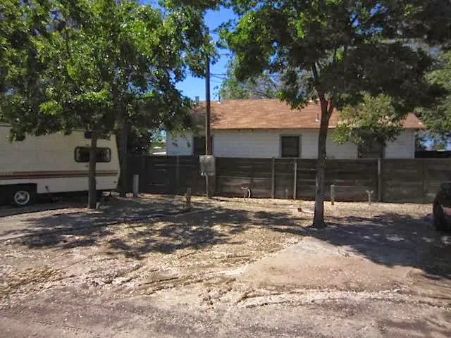 Finnlees Trailer Park Picture 4