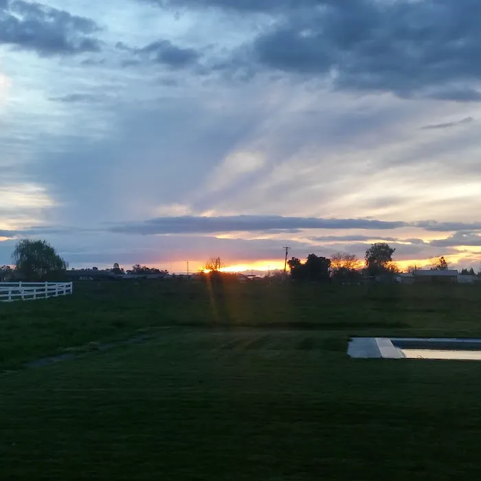 Twin Oaks Mobile Home Park Picture 3
