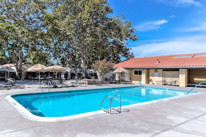 Monterey Oaks Picture 3