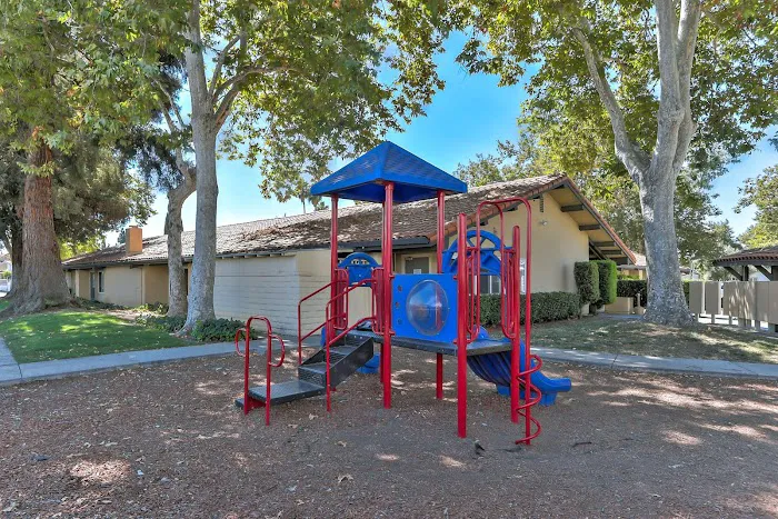 Monterey Oaks Picture 6