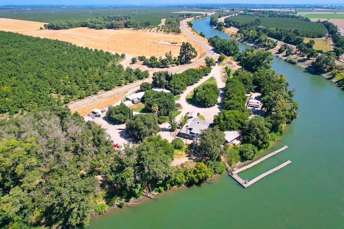Lovey's Landing RV park Picture 1