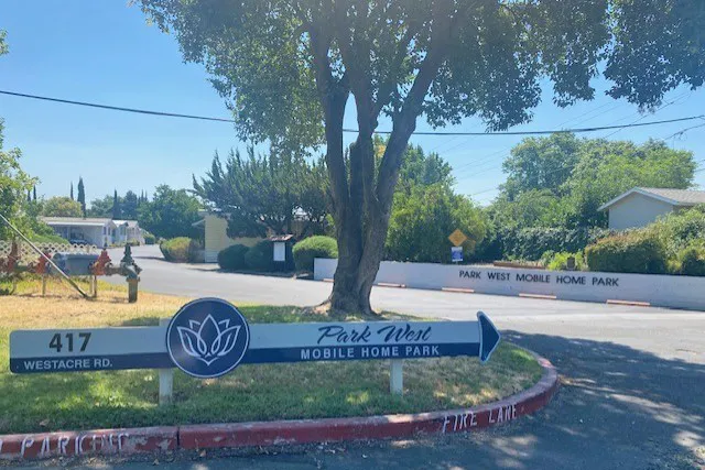 Park West Mobile Home Park Picture 5