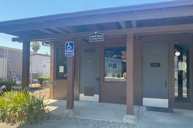 Park West Mobile Home Park Picture 7