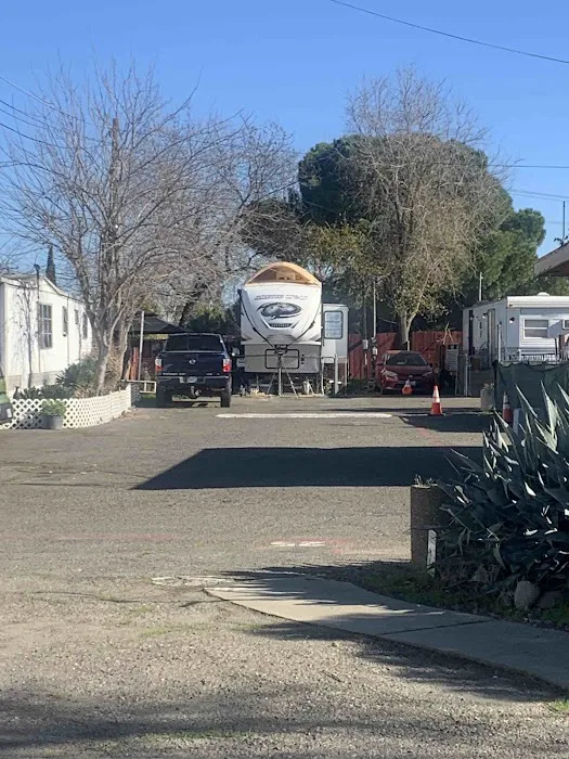 Sacramento Village RV & Mobile Home Park Picture 1