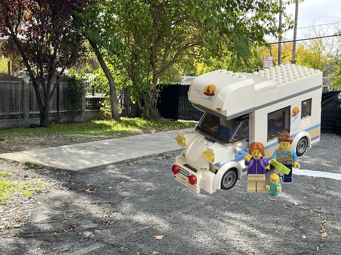 Sacramento Village RV & Mobile Home Park Picture 2