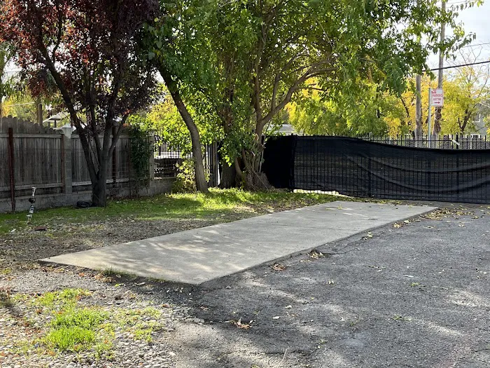 Sacramento Village RV & Mobile Home Park Picture 5