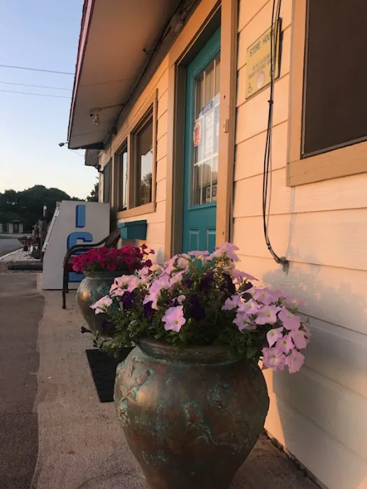 Whispering Oaks RV Park Picture 9