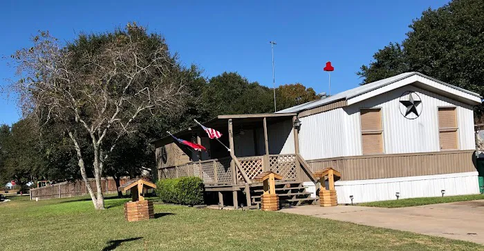 Country Aire Mobile Home Park Picture 7