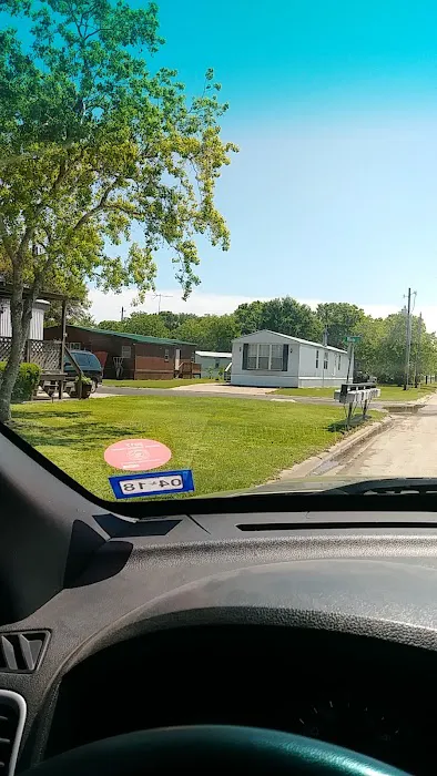 Country Aire Mobile Home Park Picture 8