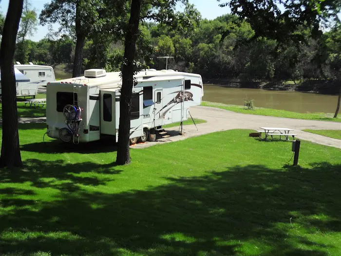 Lindenwood Campground Picture 3