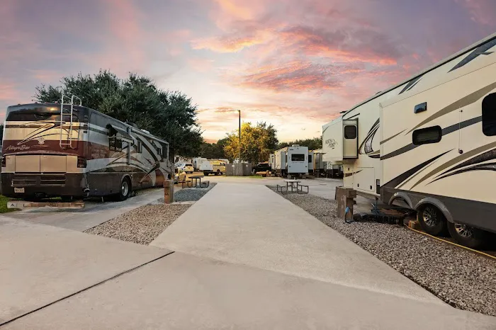 AllStar RV Resort by QRV Picture 8
