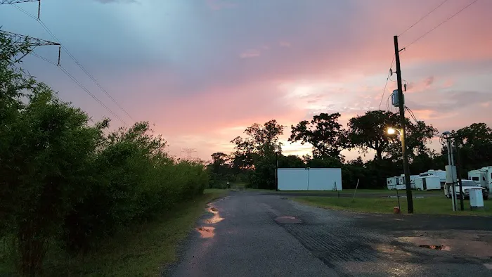 Riverbend RV Park Picture 8