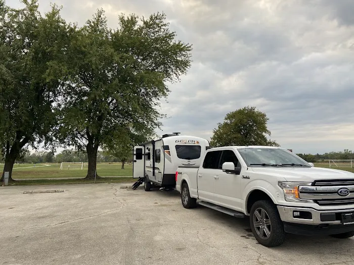 Santa Fe Safari RV Campground Picture 9