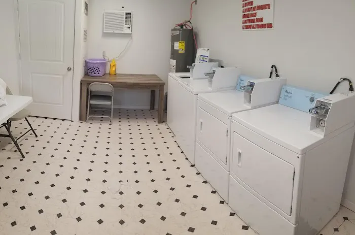 Smith Village RV Park Picture 7