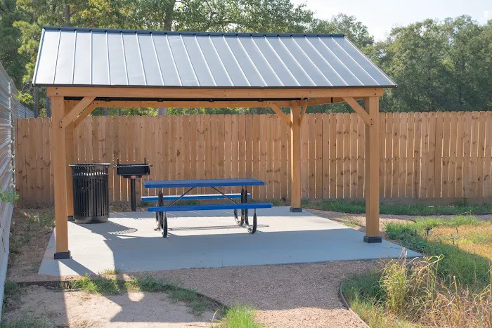 New Caney RV Park Picture 7