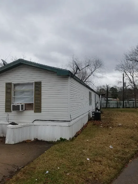 Bluebonnet Mobile Home Park Picture 3