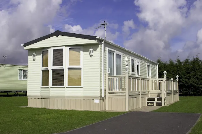 Rose Wood Mobile Home Park Picture 1