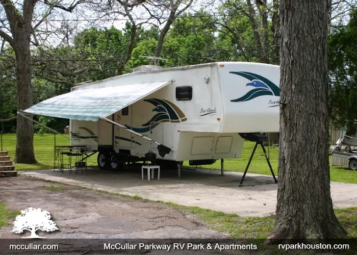 McCullar Parkway RV Park Picture 9