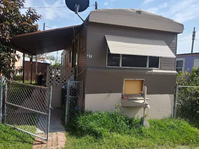 Bel-Aire Mobile Estates Picture 4