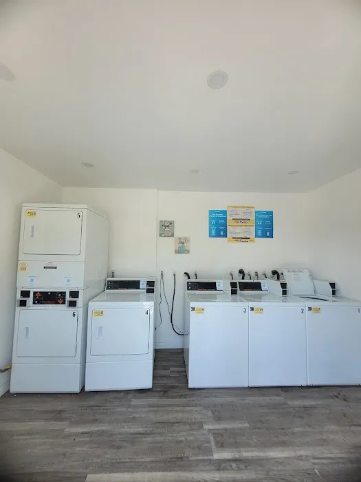 Avalon Mobile Home Park Picture 5