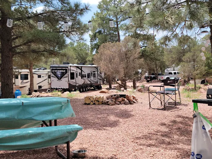 Mountaindale Cabins & RV Resort Picture 7