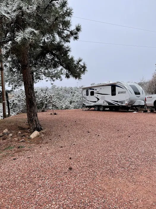 Mountaindale Cabins & RV Resort Picture 9