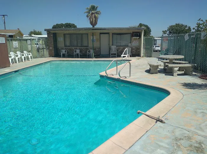 Aloha Mobile Home Park Picture 4