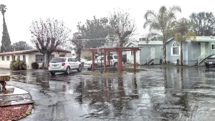 Country Village Mobile Home Park Picture 2