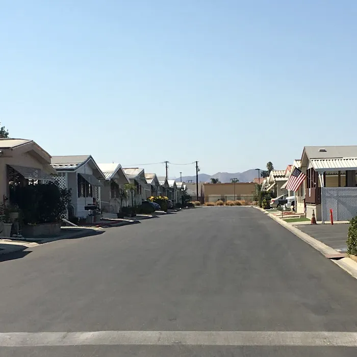 Sunburst Mobile Home Park - A 55+ Community Picture 3