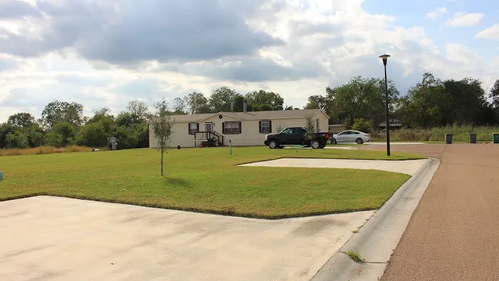 Royal Place Community Picture 2