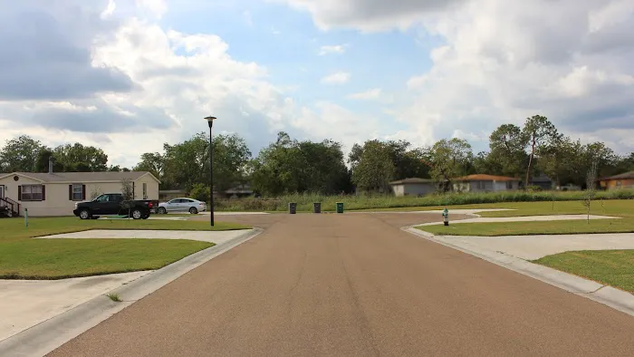 Royal Place Community Picture 4