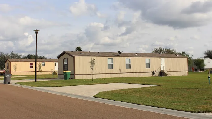 Royal Place Community Picture 1