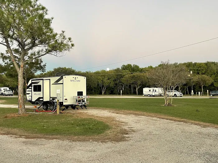 Victoria RV Park (River Park) Picture 3