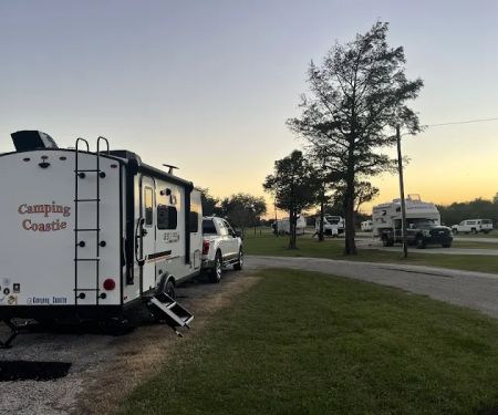Victoria RV Park (River Park)