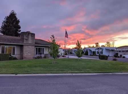 Three Palms Mobile Estates (Senior)