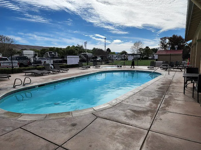 Coyote Valley RV Resort Picture 4