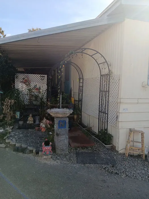 Kingfisher Mobile Home Park Picture 4