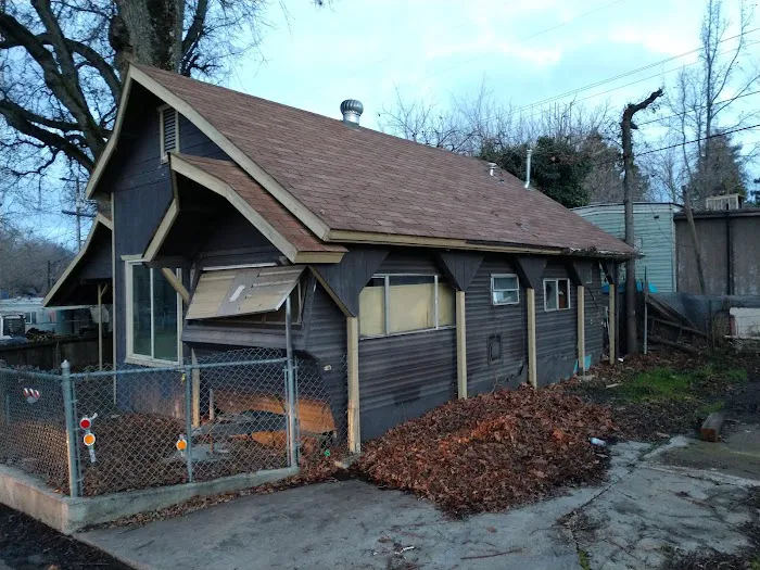 York's Clearlake Mobile Home & RV Park Picture 3