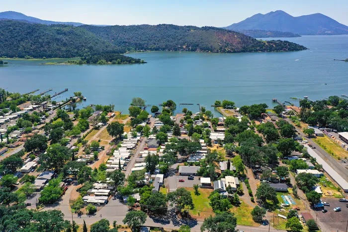 Lake Front Mobile Home & RV Park Picture 3