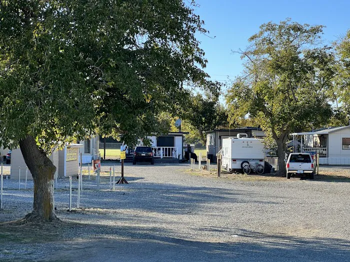 Maxwell Mobile Home & RV Park Picture 3