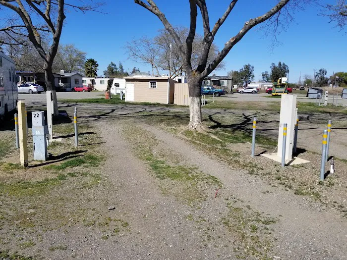 Maxwell Mobile Home & RV Park Picture 9