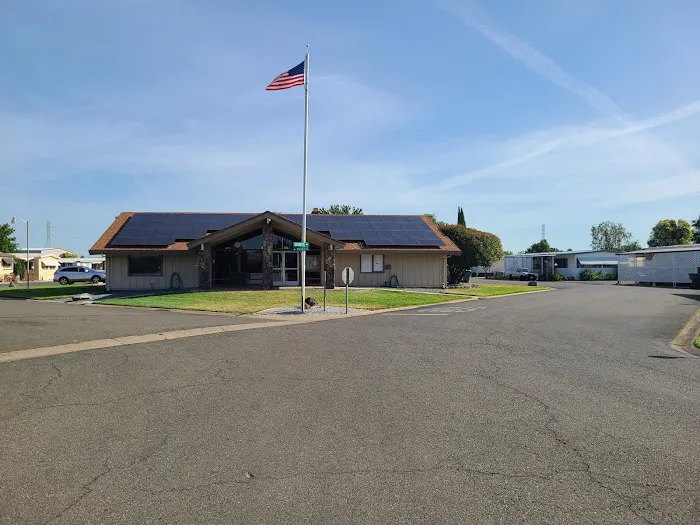 Village Green Mobile Home Park Picture 3