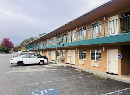 Gridley Inn & RV Park