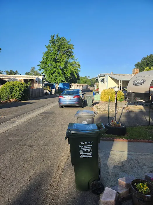 North Sacramento Mobile Home Park Picture 8