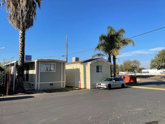 Sacramento Mobile Home & RV Park Picture 1