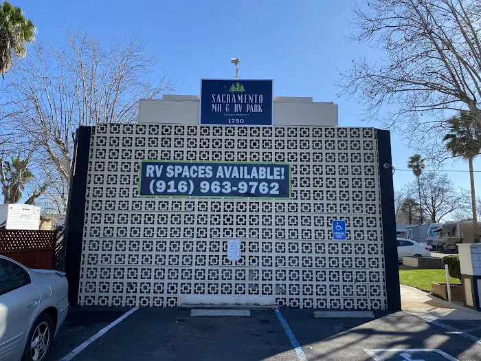 Sacramento Mobile Home & RV Park Picture 10