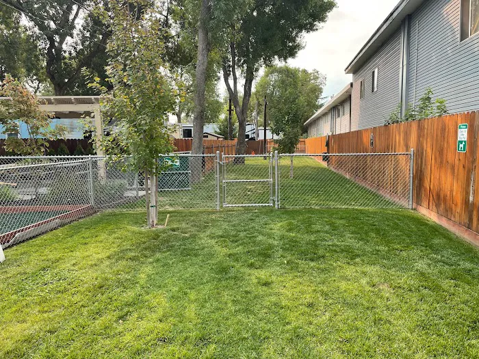 Sacramento Shade RV Park Picture 3