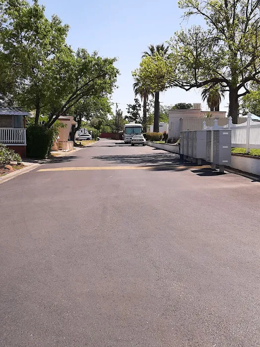 Camellia Gardens Mobile Home Park Picture 4