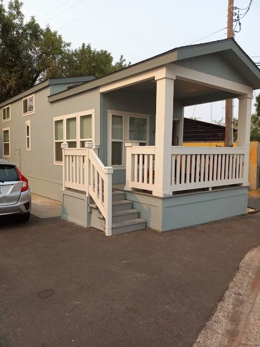 Camellia Gardens Mobile Home Park Picture 8