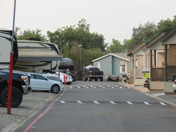 Sacramento Sun RV Park Picture 2